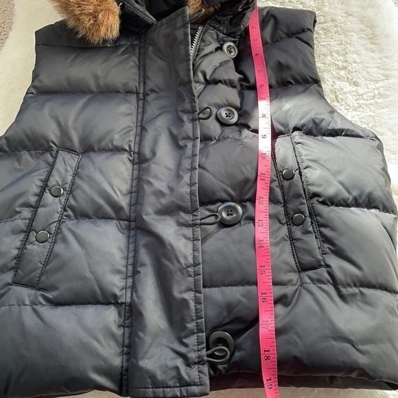 Gap puffy vest black with fur size small - Picture 6 of 8